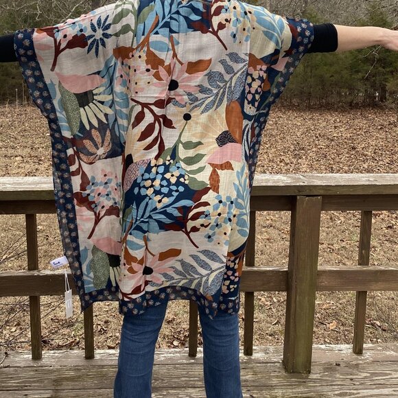 One by Onedder Botanical Floral Kimono Wear as a cardigan or cover up - Picture 2 of 5